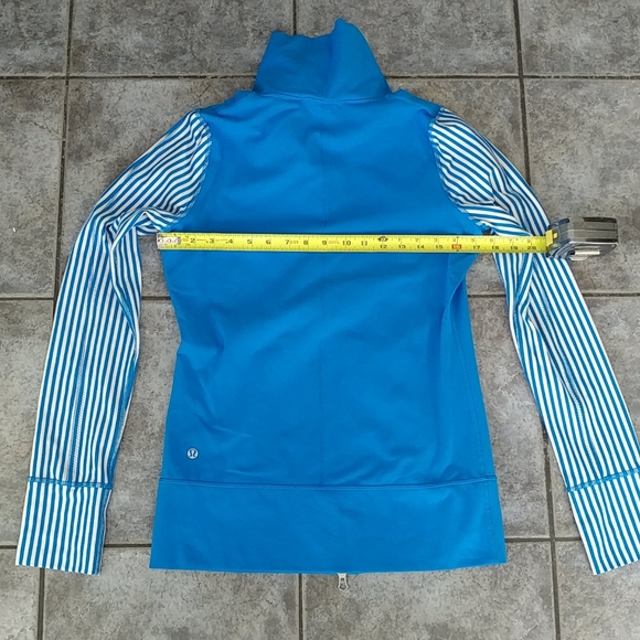 Lululemon daily yoga jacket size 6 - Picture 3 of 8